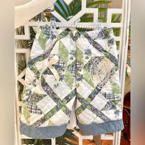 Cottagecore quilted shorts with patch & bow